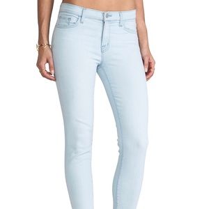 J Brand Mid Rise Crop Capri in Solana
